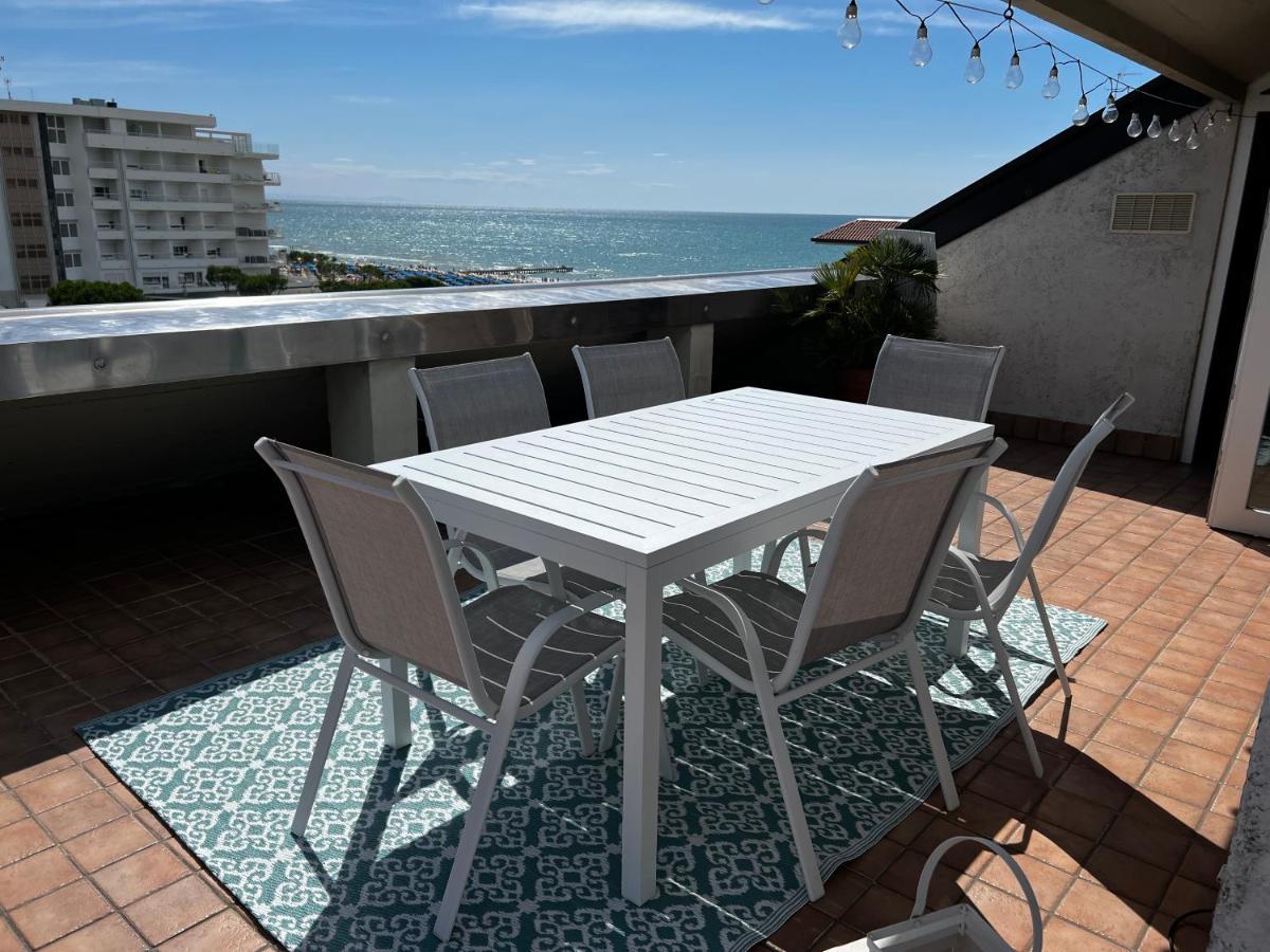 Blue Moon Penthouse Appartement Lido di Jesolo Buitenkant foto